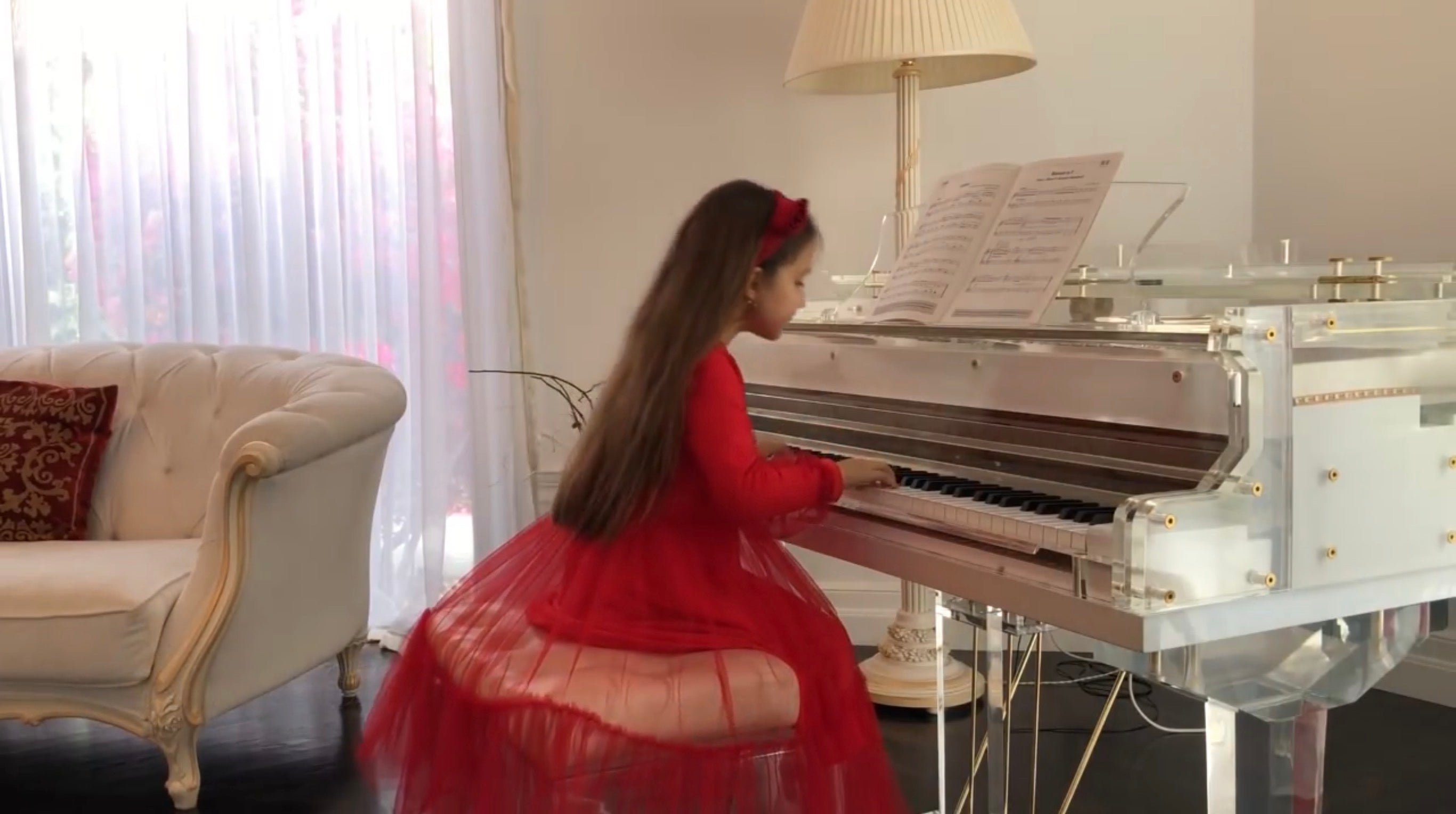 Load video: “Memories” by Alina ILINSKA